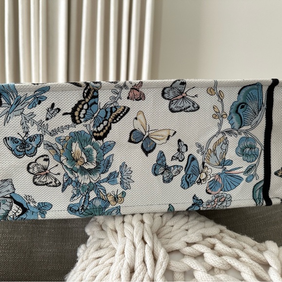 Dior Butterfly large Book Tote Bag White Blue - Picture 9 of 11